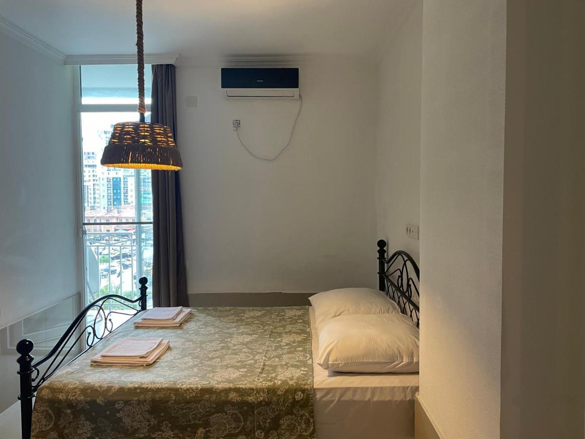 Cozy Apartment In The Center Of Batumi Ngoại thất bức ảnh